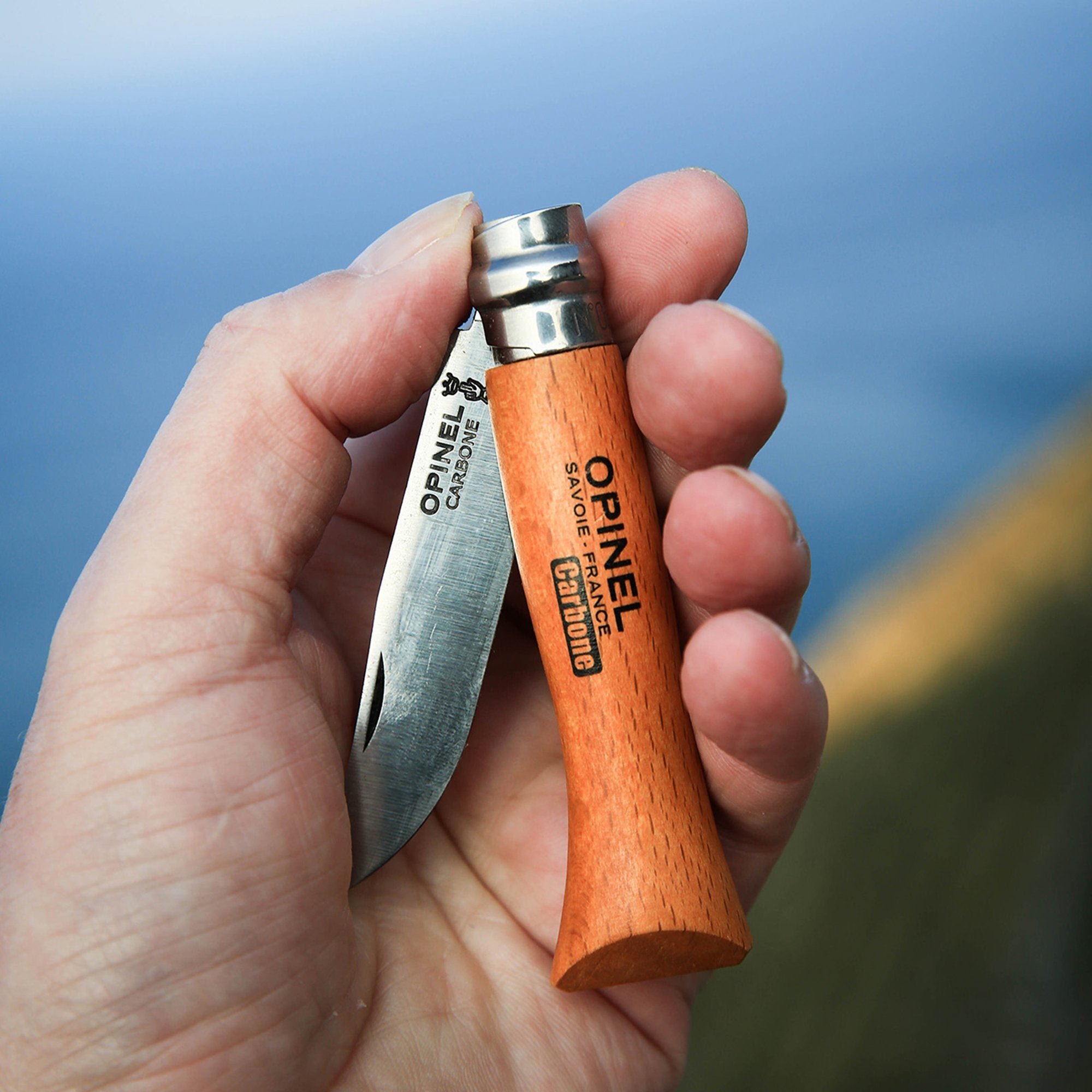 Cuchillo Opinel N°8 de acero carbono con funda