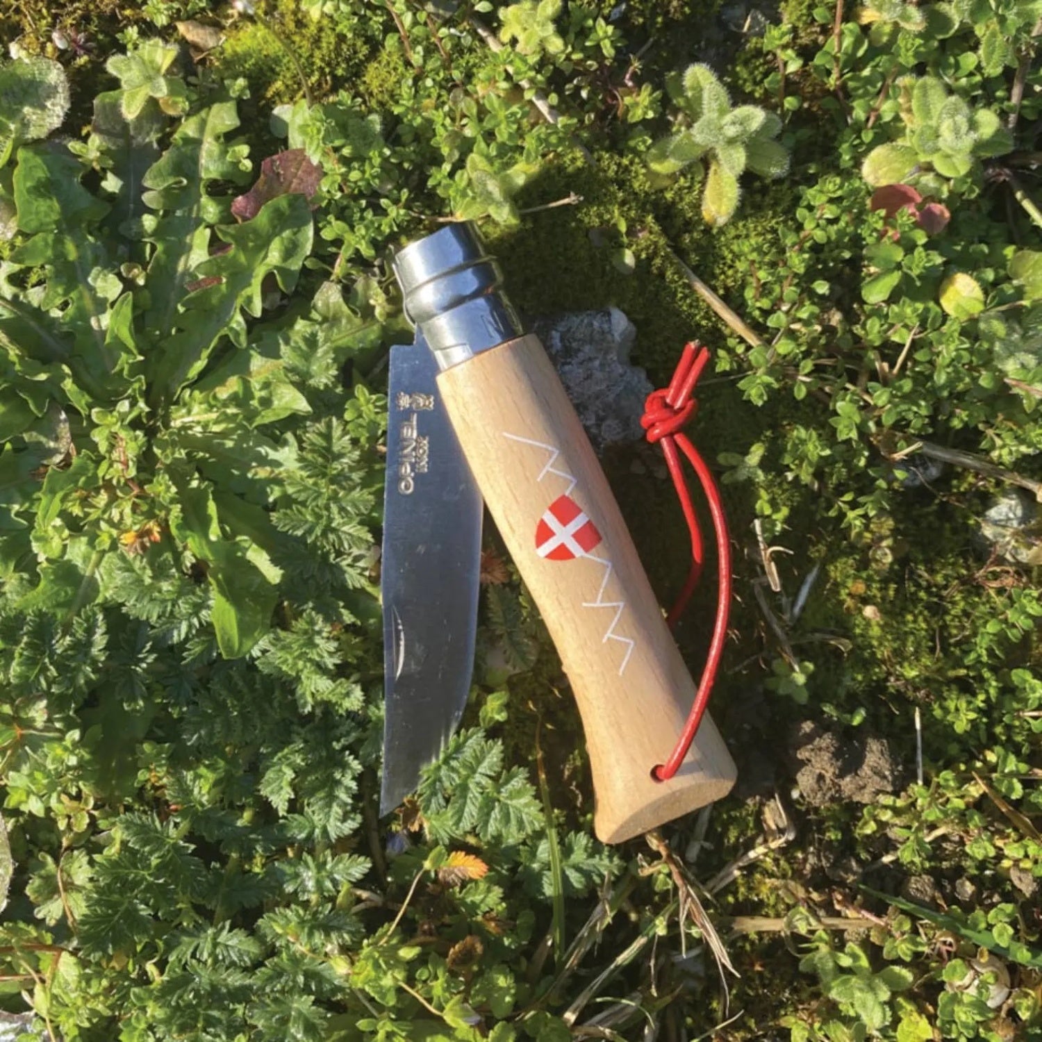 Cuchillo Opinel N°8 Emblema de Saboya