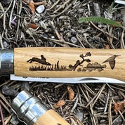 Cuchillo Opinel N°8 con grabado de liebres