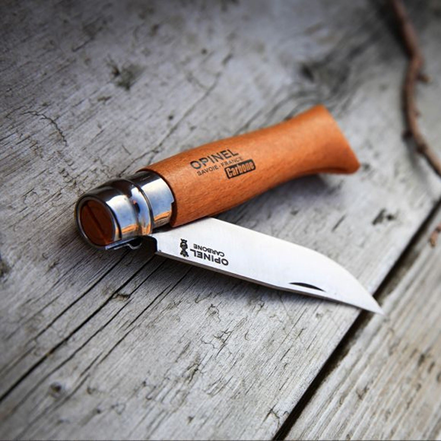 Cuchillo N°8 de acero carbono